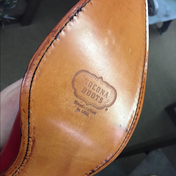 Red boots - Picture 4 of 4